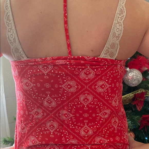 Red tank top - Picture 2 of 2